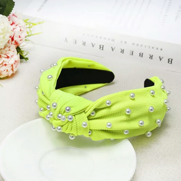 Zara Accessories - 💚Embellished green turban pearl headband💚